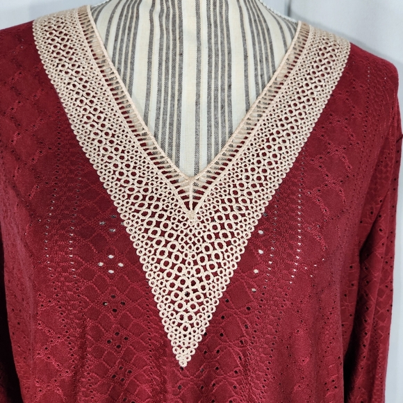 Liofoer NWT Red w/Cream Accent Front Neckline & Cuffs V Neck BOHO Top Size Large - Picture 2 of 12